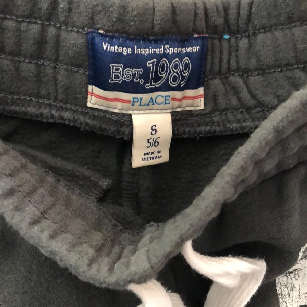 Children’s Place kids sweat pants, EUC, size small 5/6.